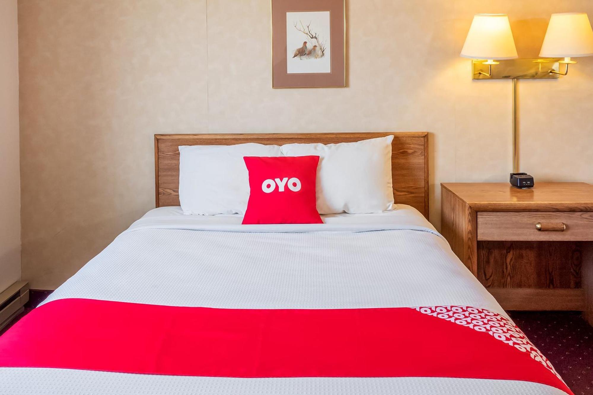 Oyo Hotel Shelby Mt Hwy 2 & I-15 Екстер'єр фото