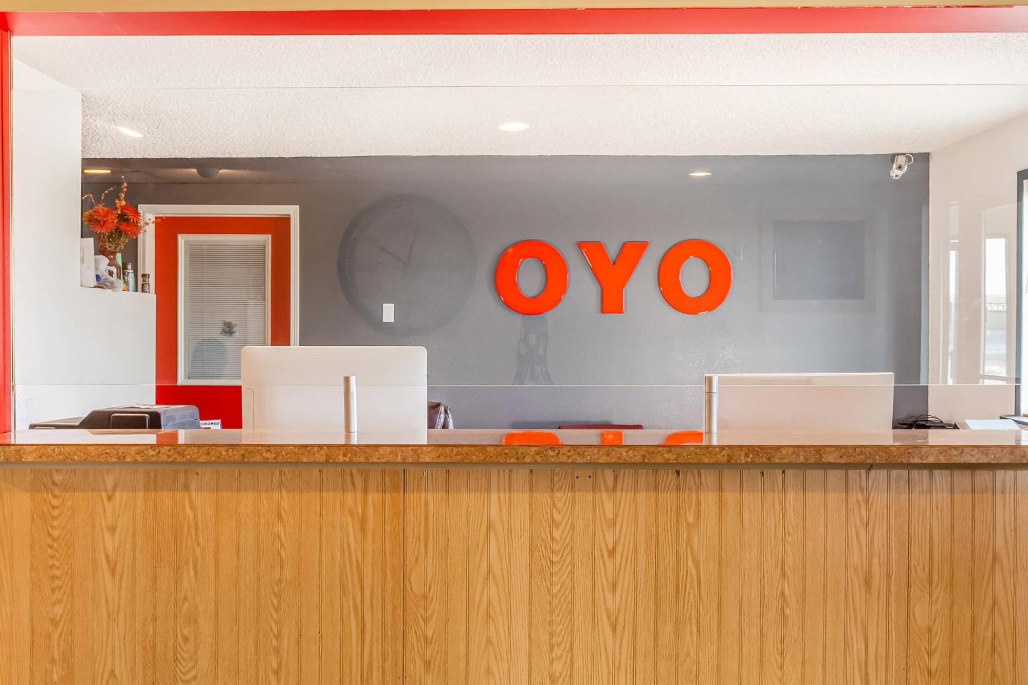 Oyo Hotel Shelby Mt Hwy 2 & I-15 Екстер'єр фото