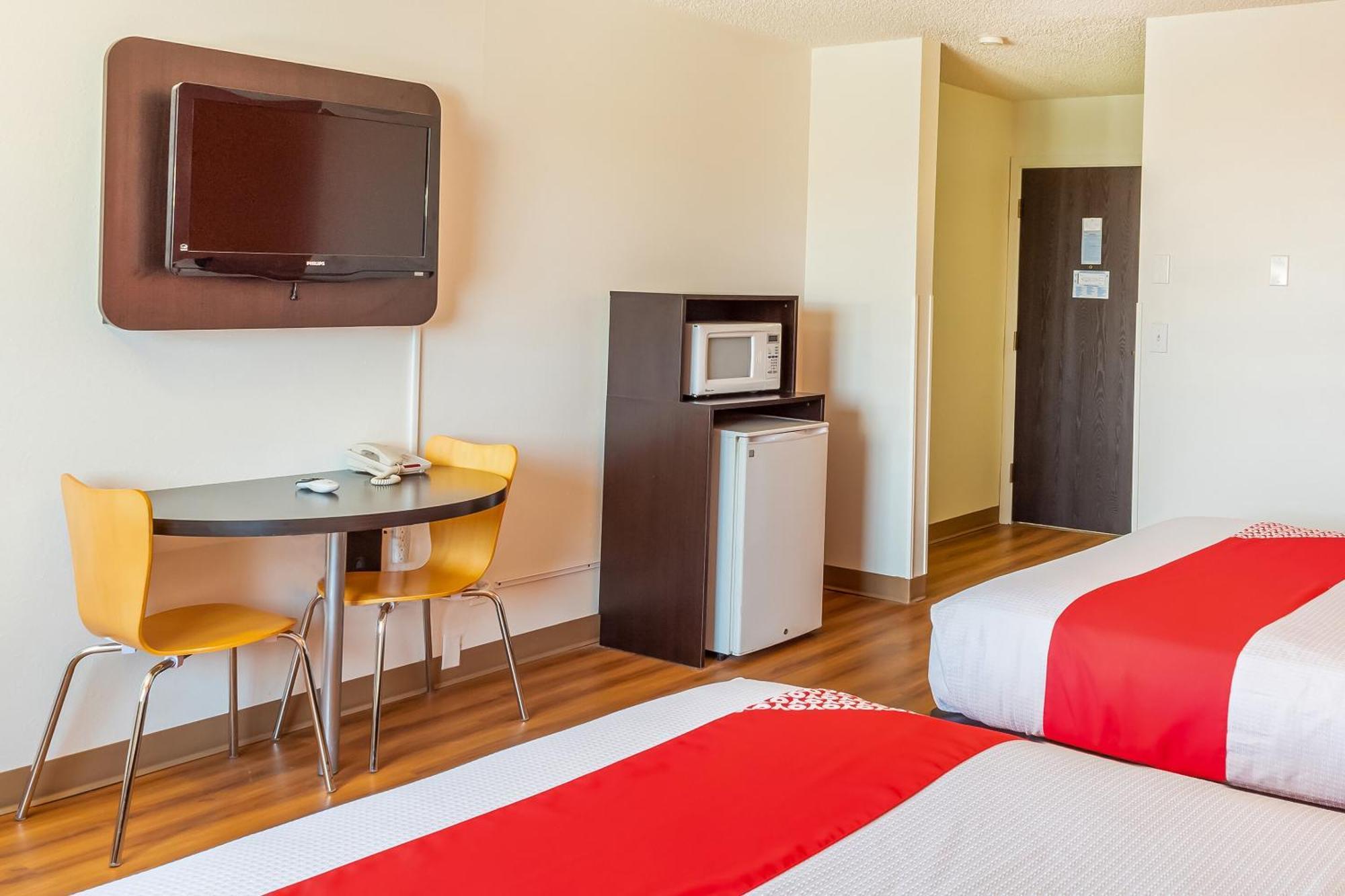 Oyo Hotel Shelby Mt Hwy 2 & I-15 Екстер'єр фото