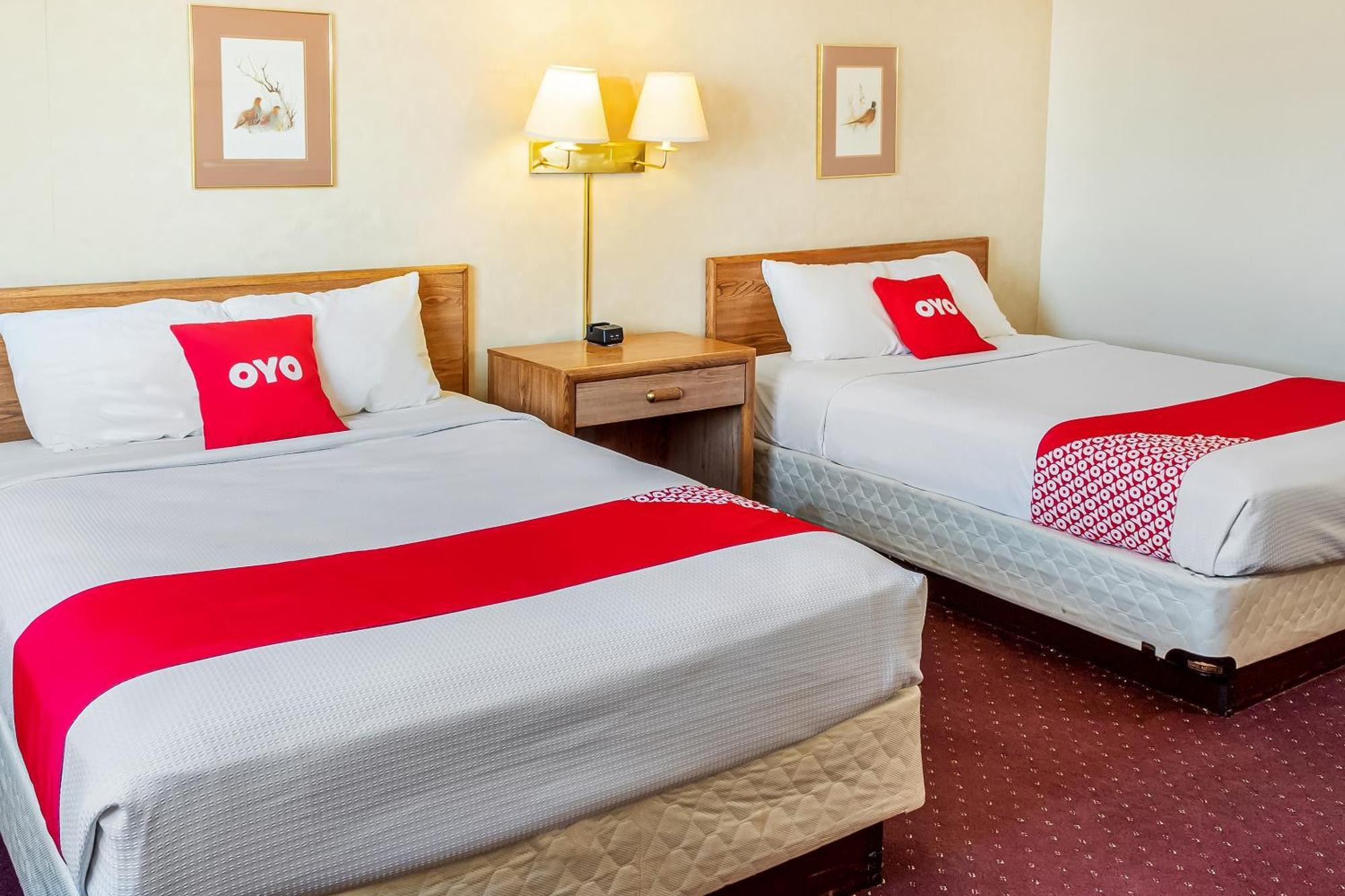 Oyo Hotel Shelby Mt Hwy 2 & I-15 Екстер'єр фото