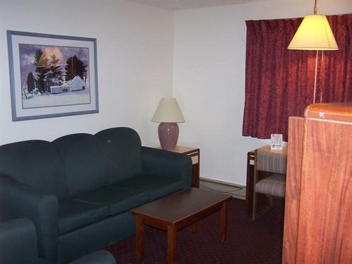 Oyo Hotel Shelby Mt Hwy 2 & I-15 Екстер'єр фото